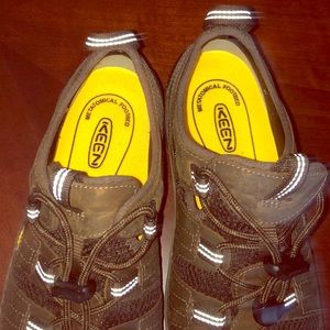 Brand new keens (men’s size 10.5)